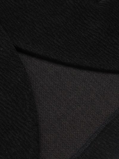 SCHWARZE STRICKJACKE AUS STRICKSTRICK