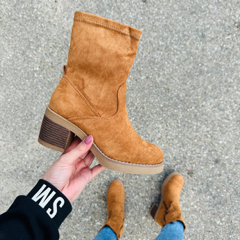 Aida | Klassische Wildlederstiefel mit hohem Absatz