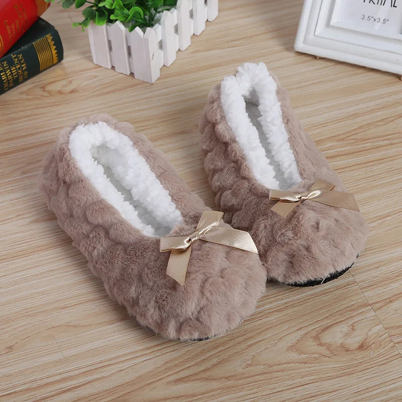 Juli - Warme Winterpantoffeln