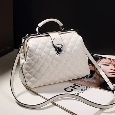 Ursula | Vintage-inspirierte Handtasche mit Metallschnalle