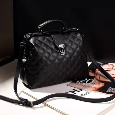 Ursula | Vintage-inspirierte Handtasche mit Metallschnalle