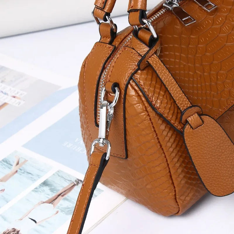 Ellen | Elegante Lederhandtasche mit Krokodilmotiv