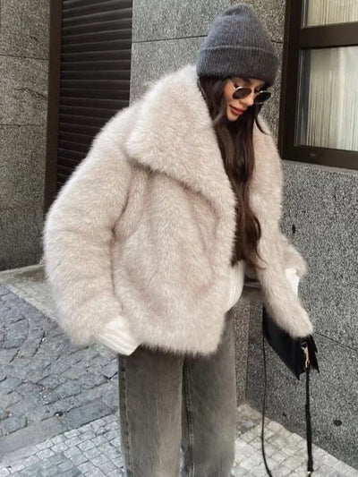 Mari | Luxuriöse Flauschige Jacke