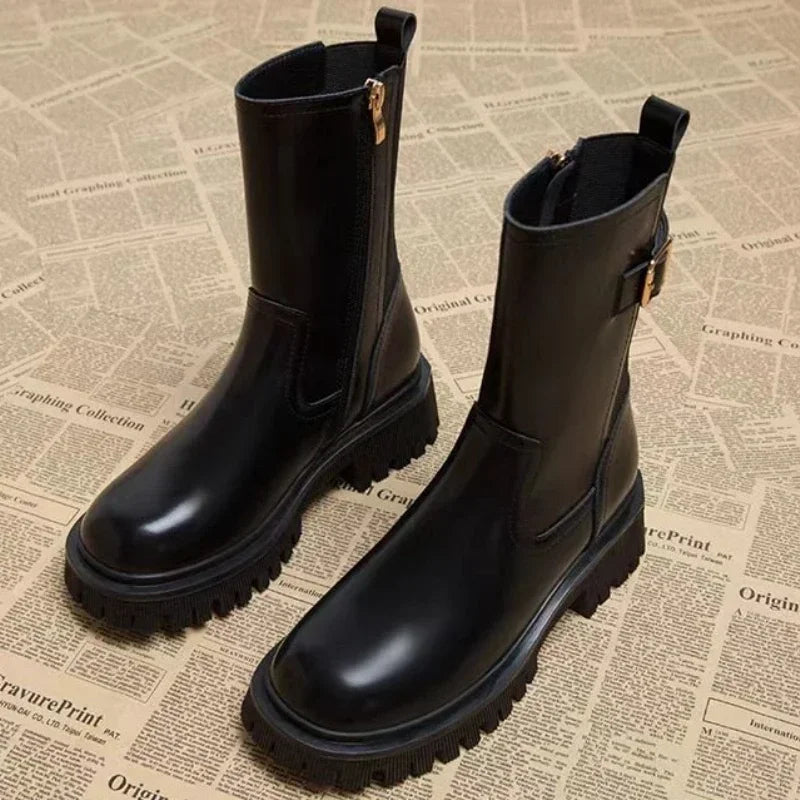 Dorrotea - Bequeme einfache Lederstiefel mit Gürtel und Reißverschluss