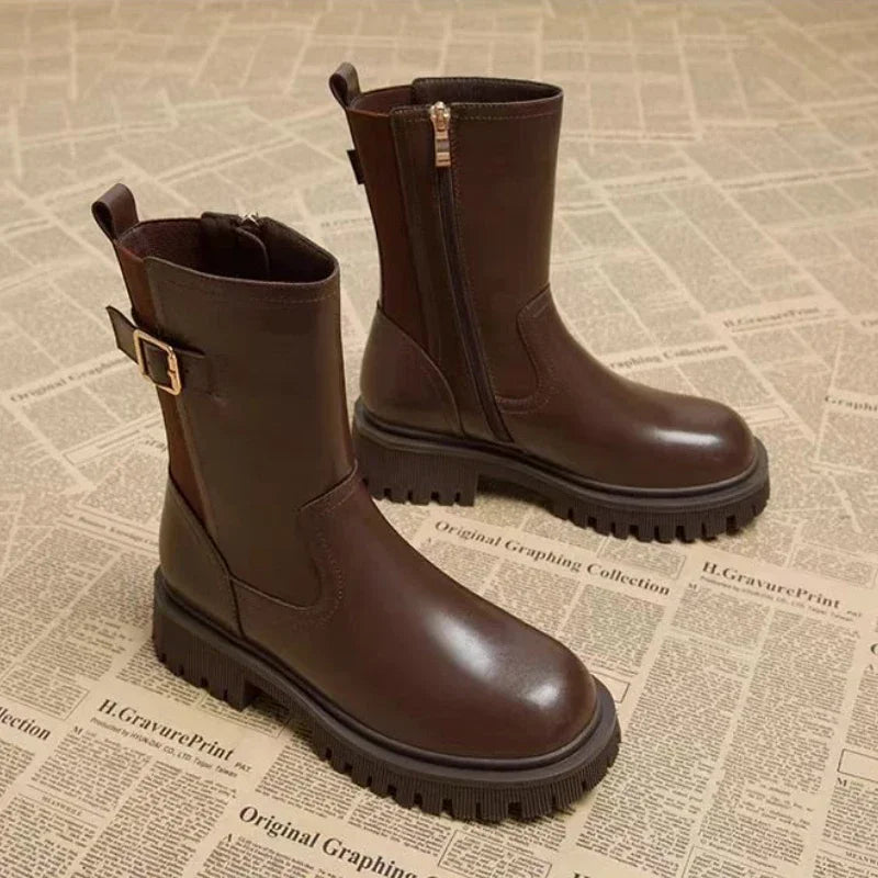 Dorrotea - Bequeme einfache Lederstiefel mit Gürtel und Reißverschluss