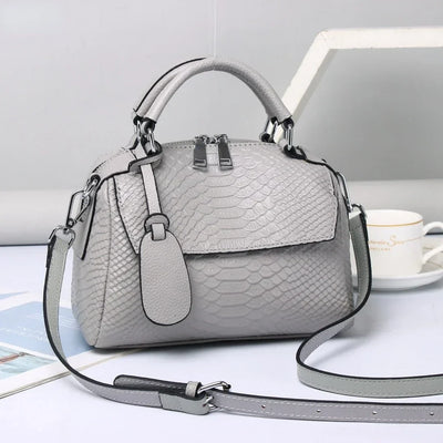 Ellen | Elegante Lederhandtasche mit Krokodilmotiv