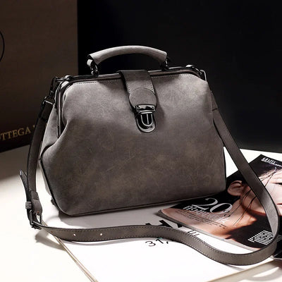 Ursula | Vintage-inspirierte Handtasche mit Metallschnalle