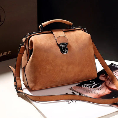 Ursula | Vintage-inspirierte Handtasche mit Metallschnalle