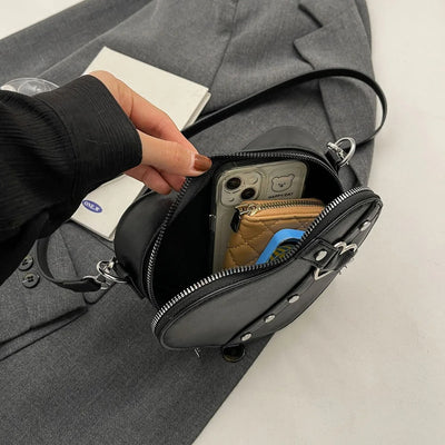 Lilla - Borsa borchiata a forma di cuore